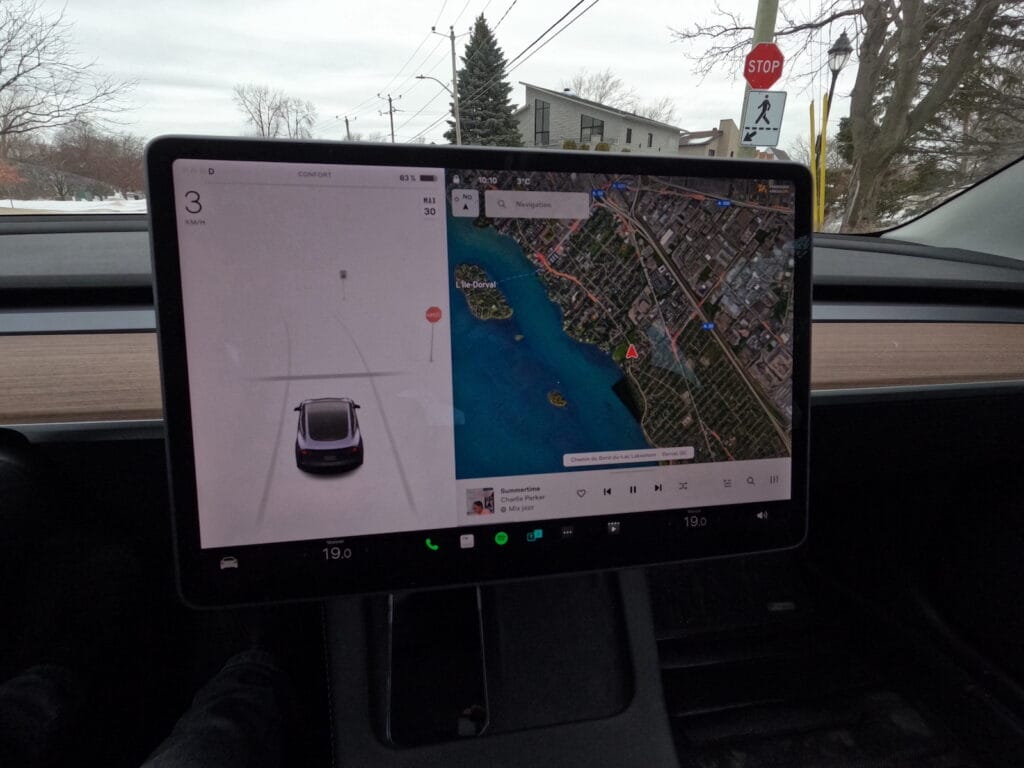 tesla model 3 vehicule électrique ou carplay