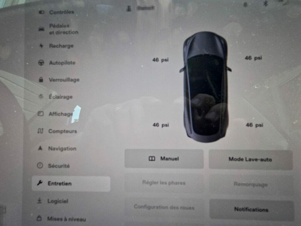 tesla model 3 pression des pneus