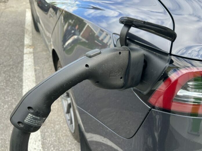 Tesla model 3 adaptateur ccs combo 1