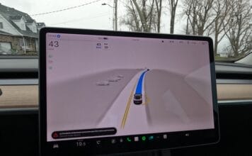 Autopilot FSD de Tesla : Avantages et Inconvénients en Milieu Urbain et Autoroutier autopilot tesla