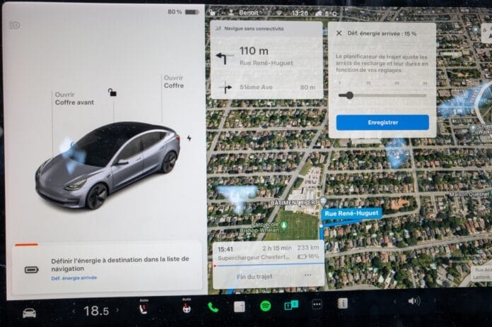 Tesla Comment définir le niveau de charge désiré à destination